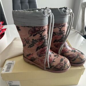 Armani jr rain boots size 27